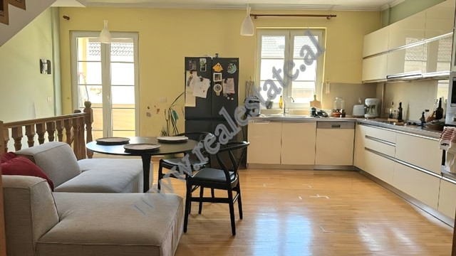 Vile 3 - kateshe me qira prane Pallatit te Brigadave ne Tirane